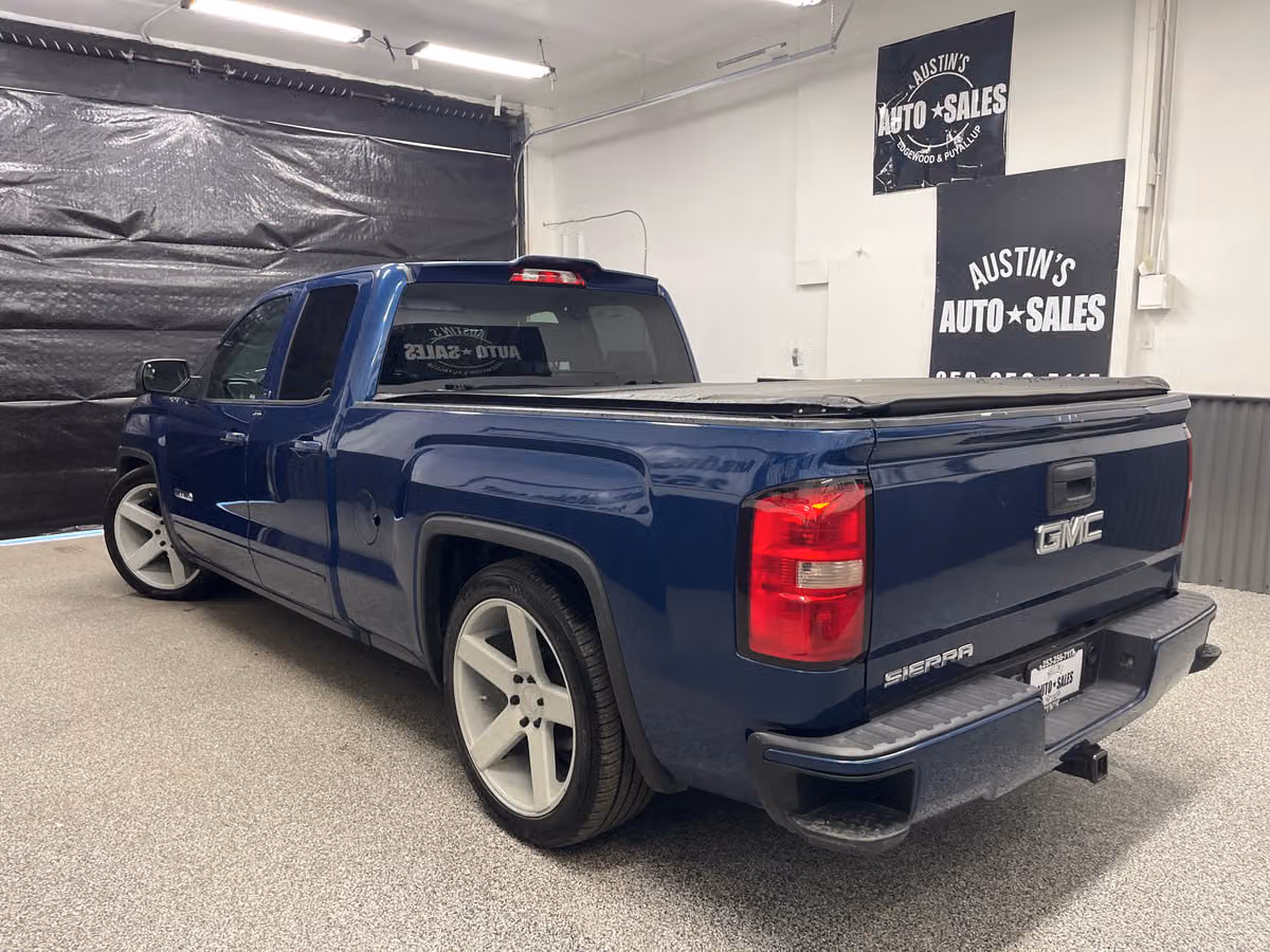 2017 GMC Sierra 1500 Base Image 8