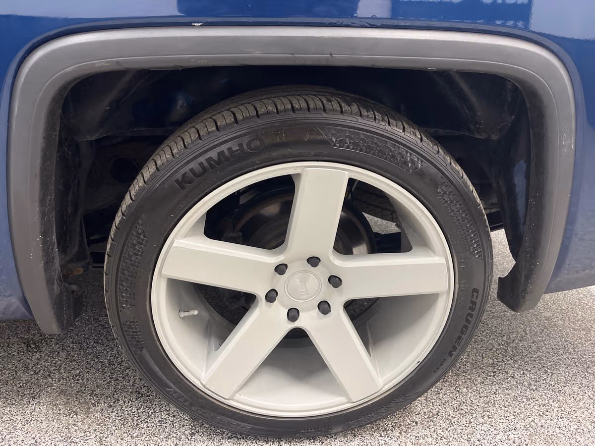2017 GMC Sierra 1500 Base Image 11