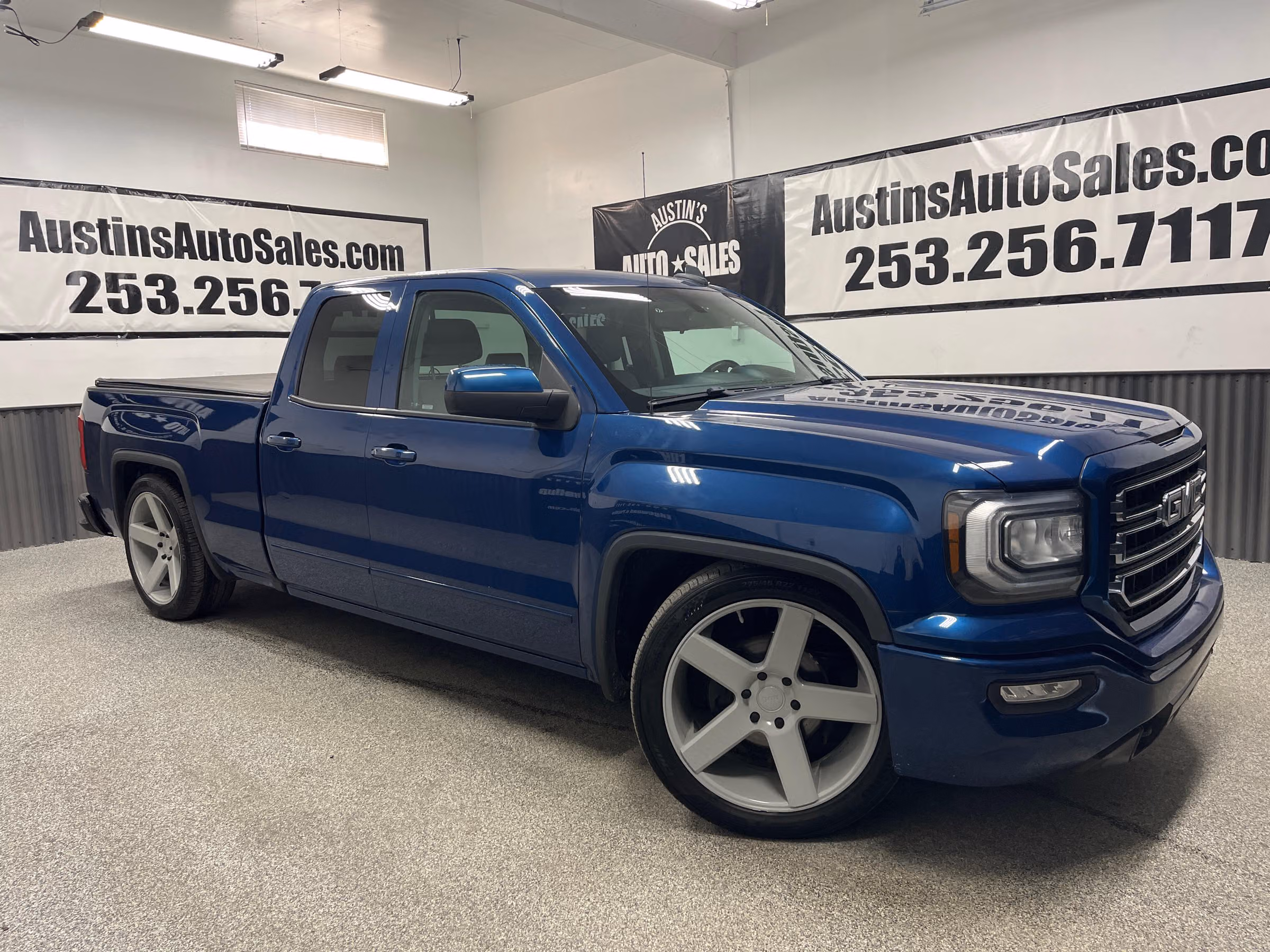 2017 GMC Sierra 1500 Base Image 1