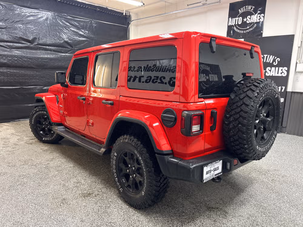 2021 Jeep Wrangler Unlimited Sahara Lower Image 2