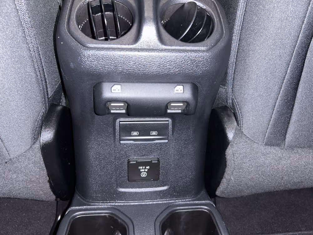 2021 Jeep Wrangler Unlimited Sahara Image 11
