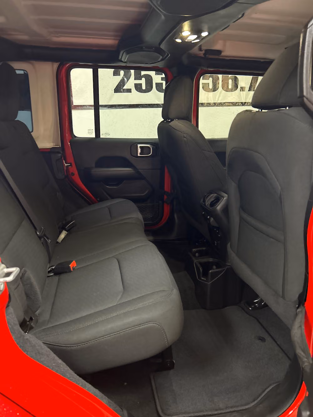 2021 Jeep Wrangler Unlimited Sahara Image 14