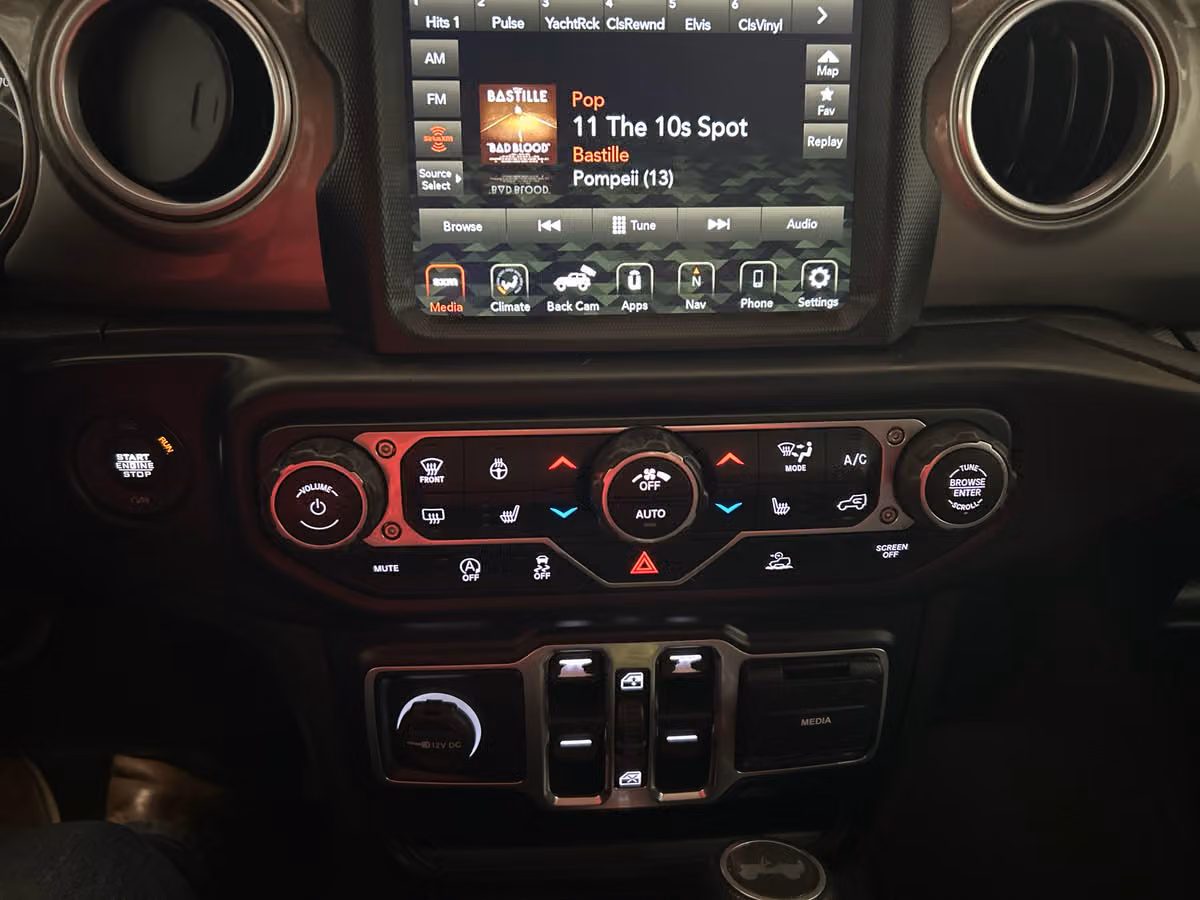 2021 Jeep Wrangler Unlimited Sahara Image 17