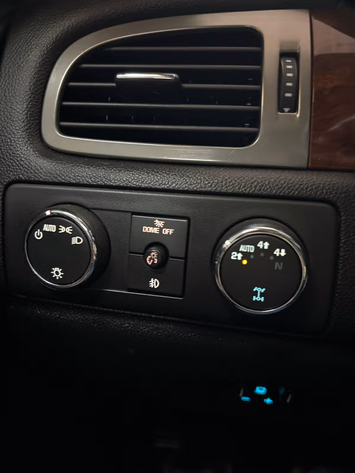 2009 Chevrolet Silverado 1500 LTZ Image 14
