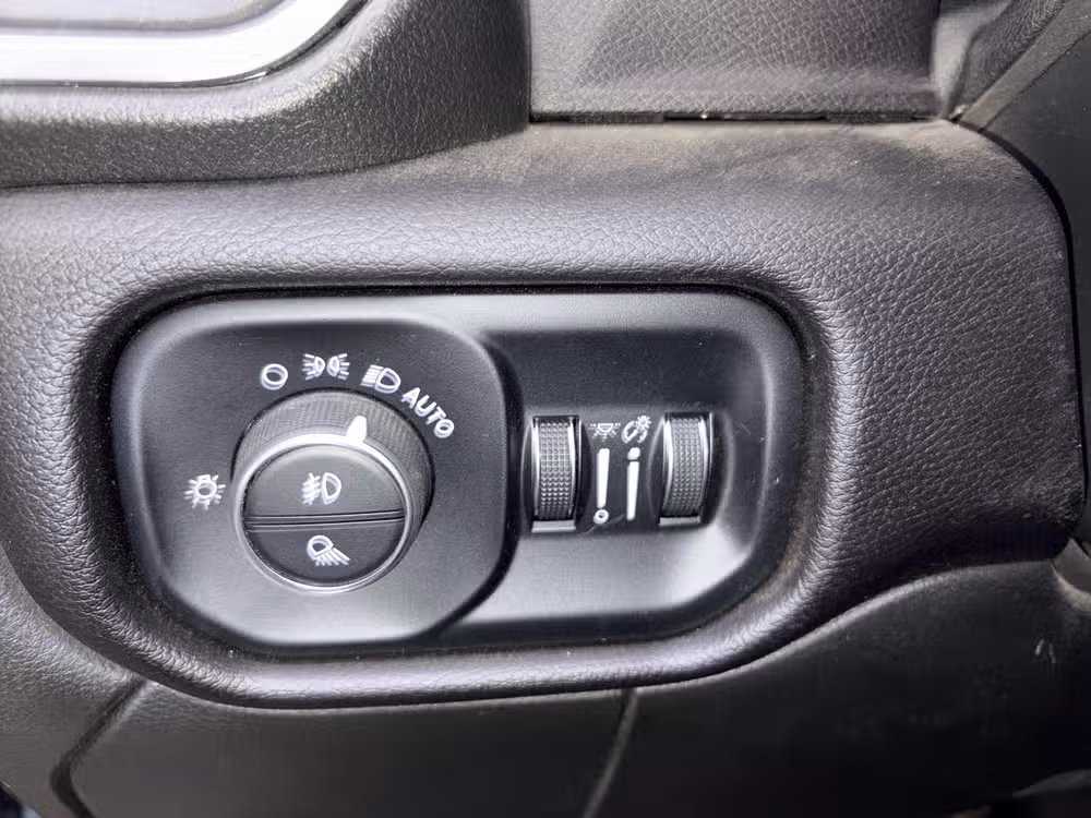 2022 Ram 3500 Laramie Image 18