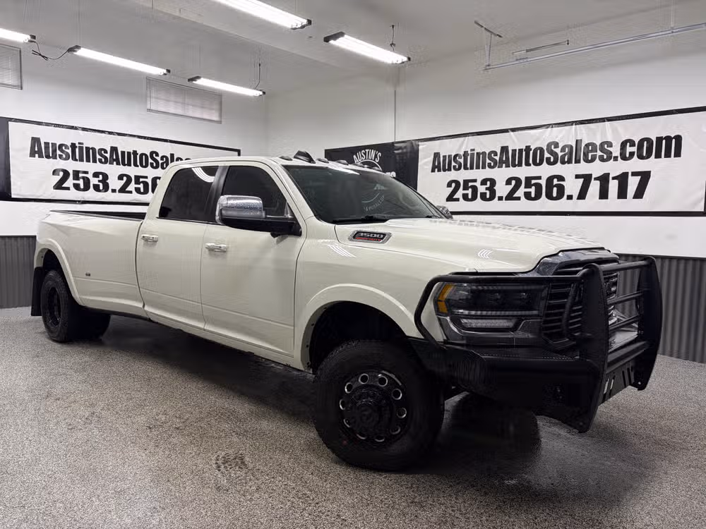 2022 RAM 3500 Laramie 4X4 Crew Cab LWB's photo