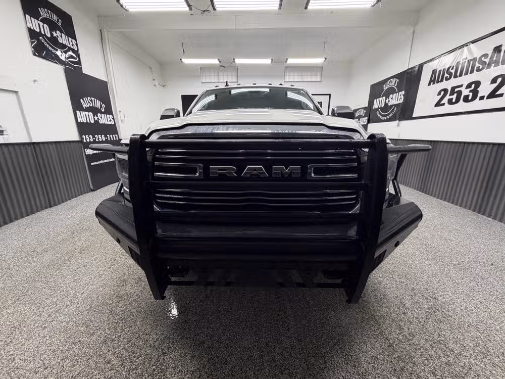 2022 Ram 3500 Laramie Image 5