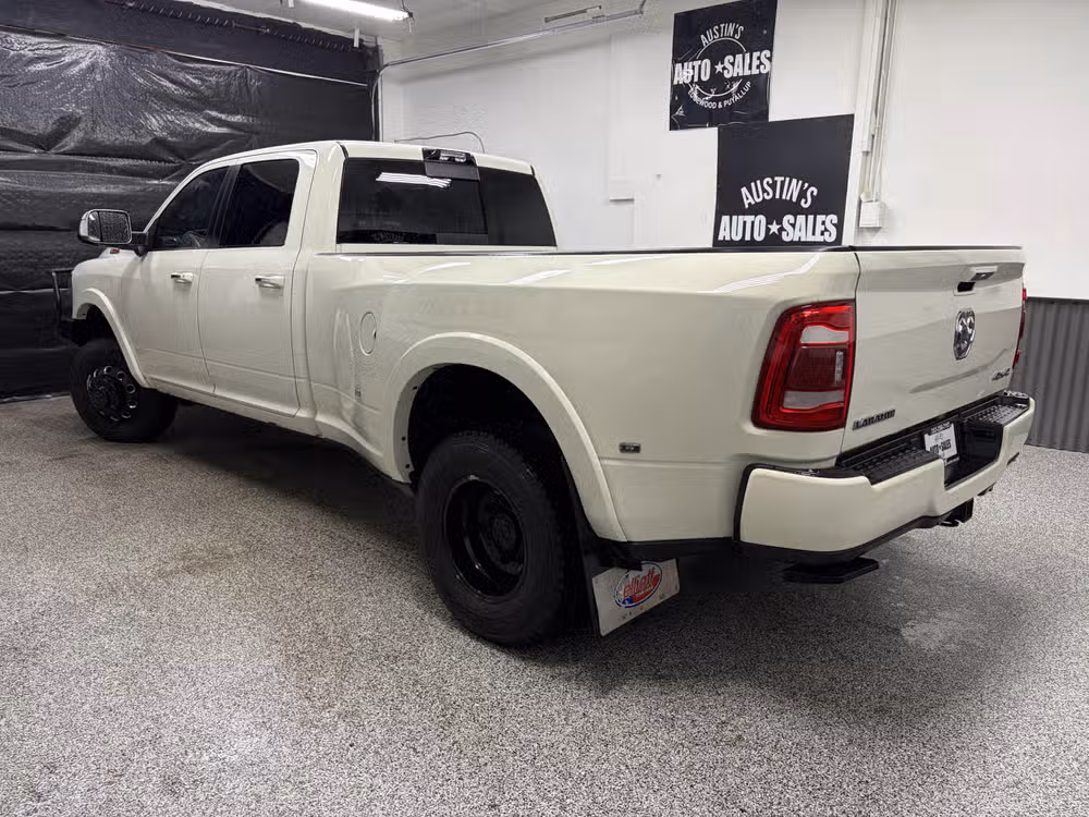 2022 Ram 3500 Laramie Image 8