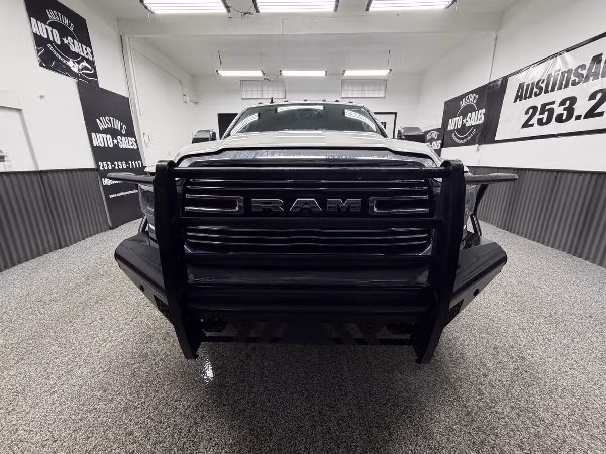 2022 Ram 3500 Laramie Image 5