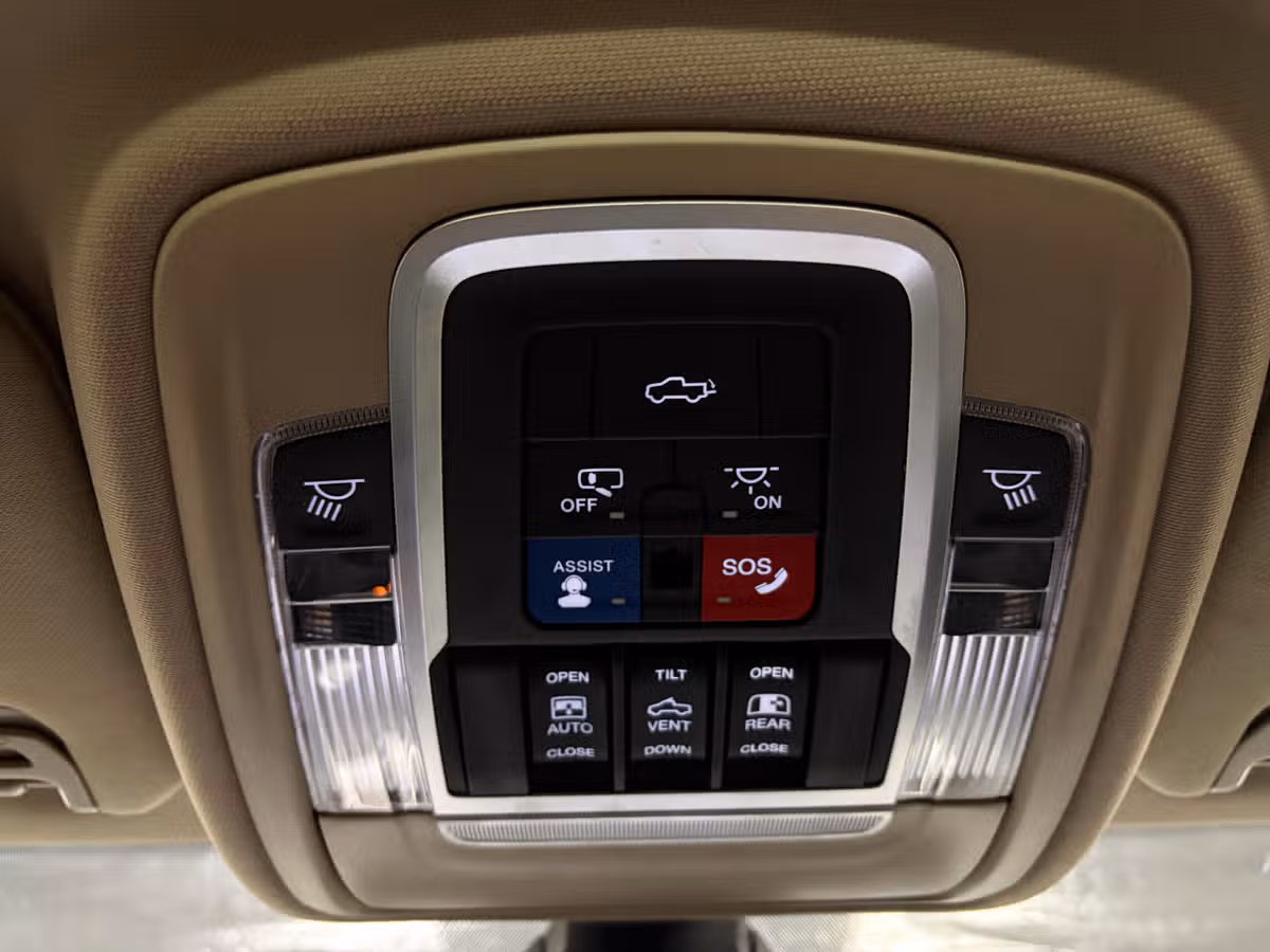 2022 Ram 3500 Laramie Image 17