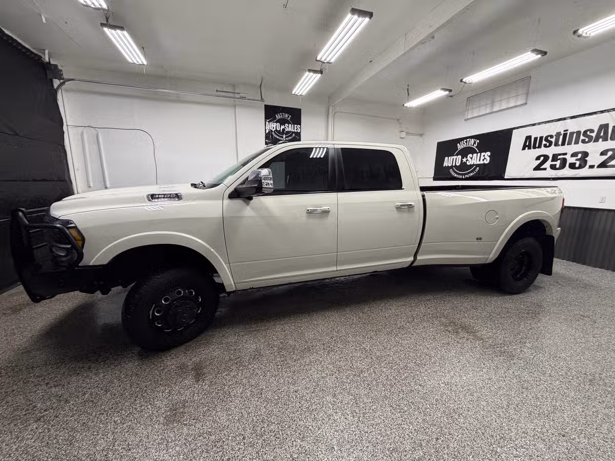 2022 Ram 3500 Laramie Image 7
