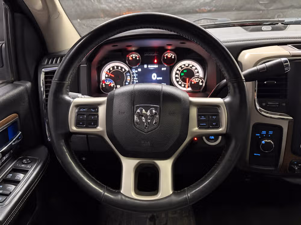 2015 Ram 3500 Laramie Image 11