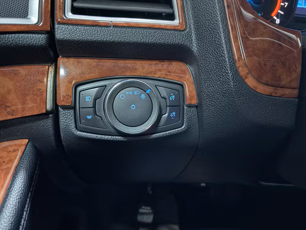 2017 Ford Explorer XLT Image 15