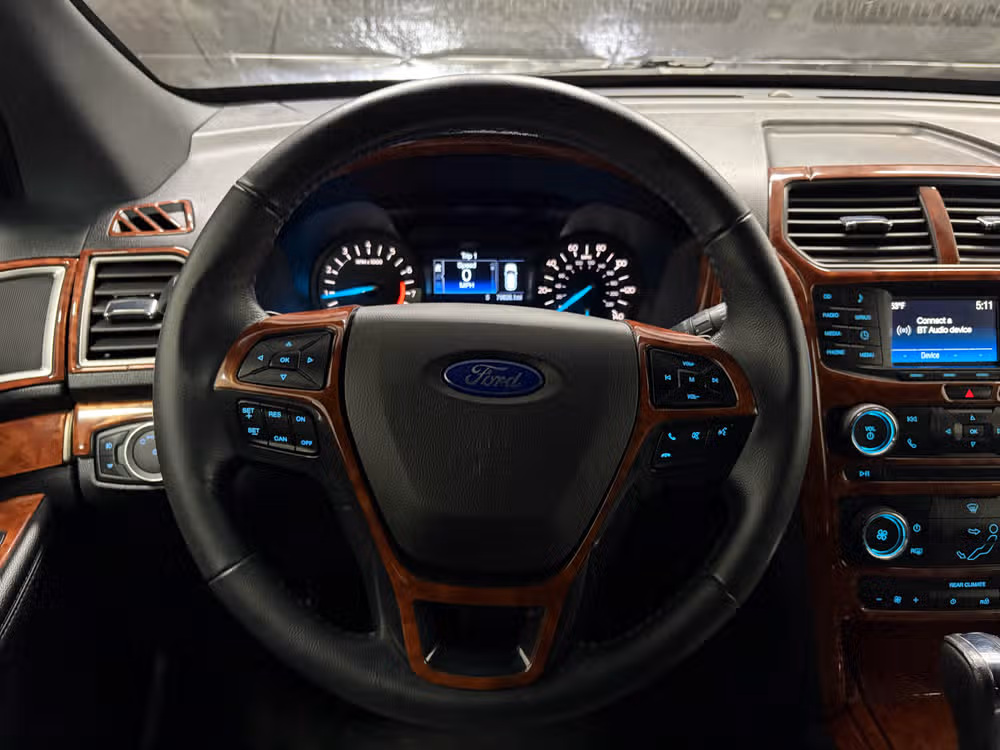 2017 Ford Explorer XLT Image 11