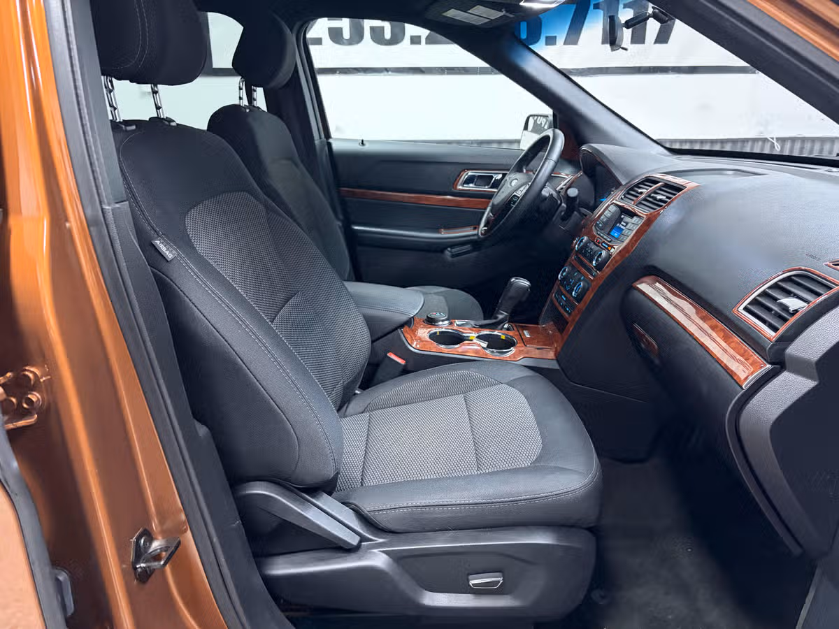 2017 Ford Explorer XLT Image 22