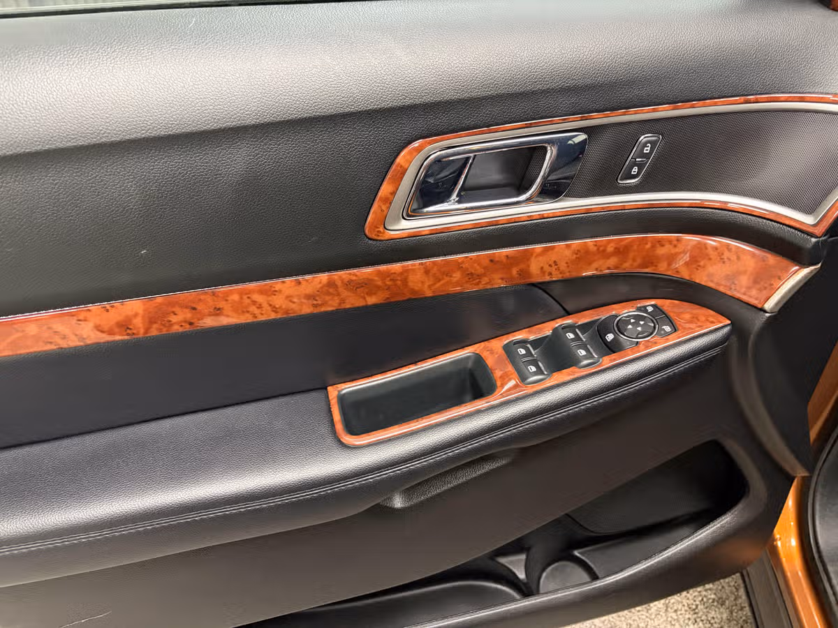 2017 Ford Explorer XLT Image 16