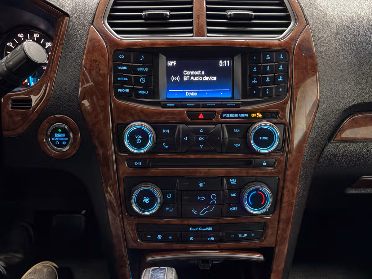 2017 Ford Explorer XLT Image 13