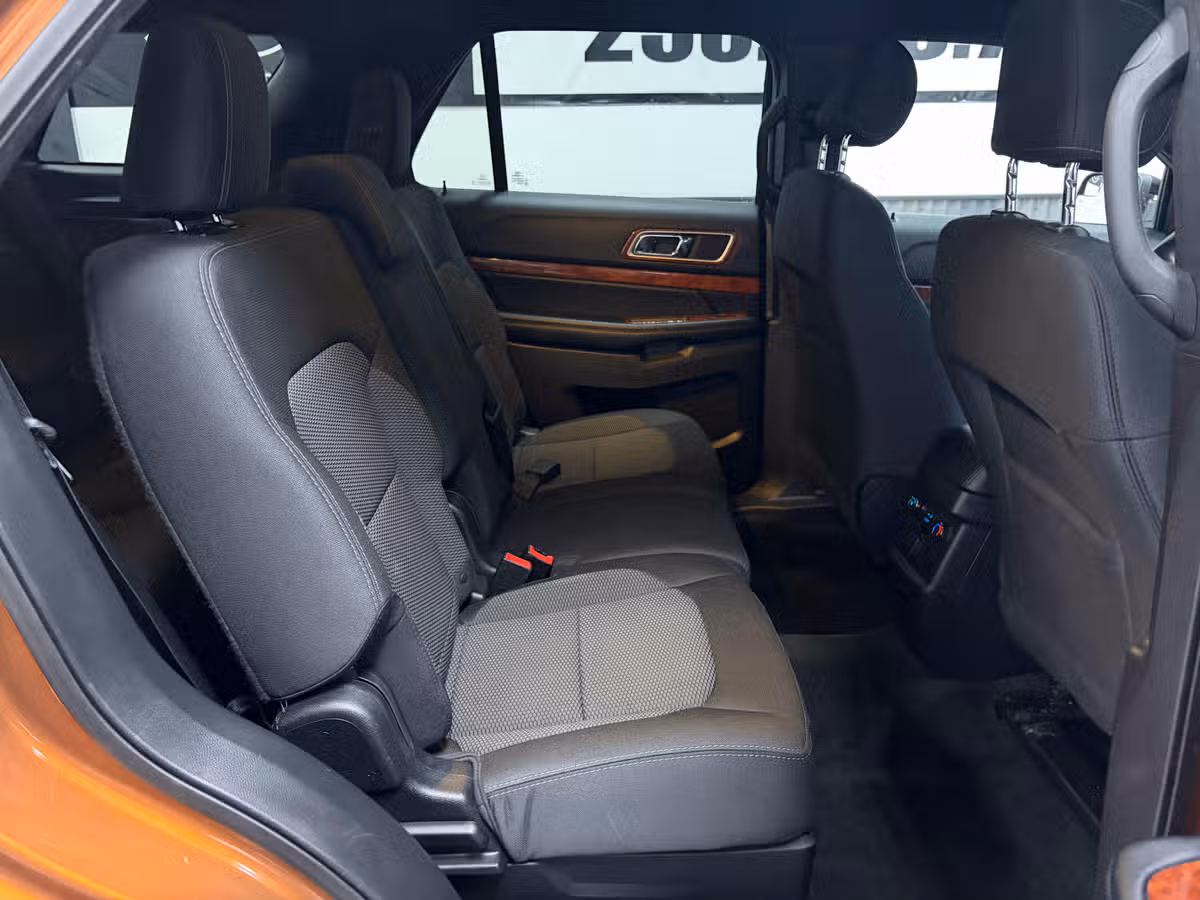 2017 Ford Explorer XLT Image 21