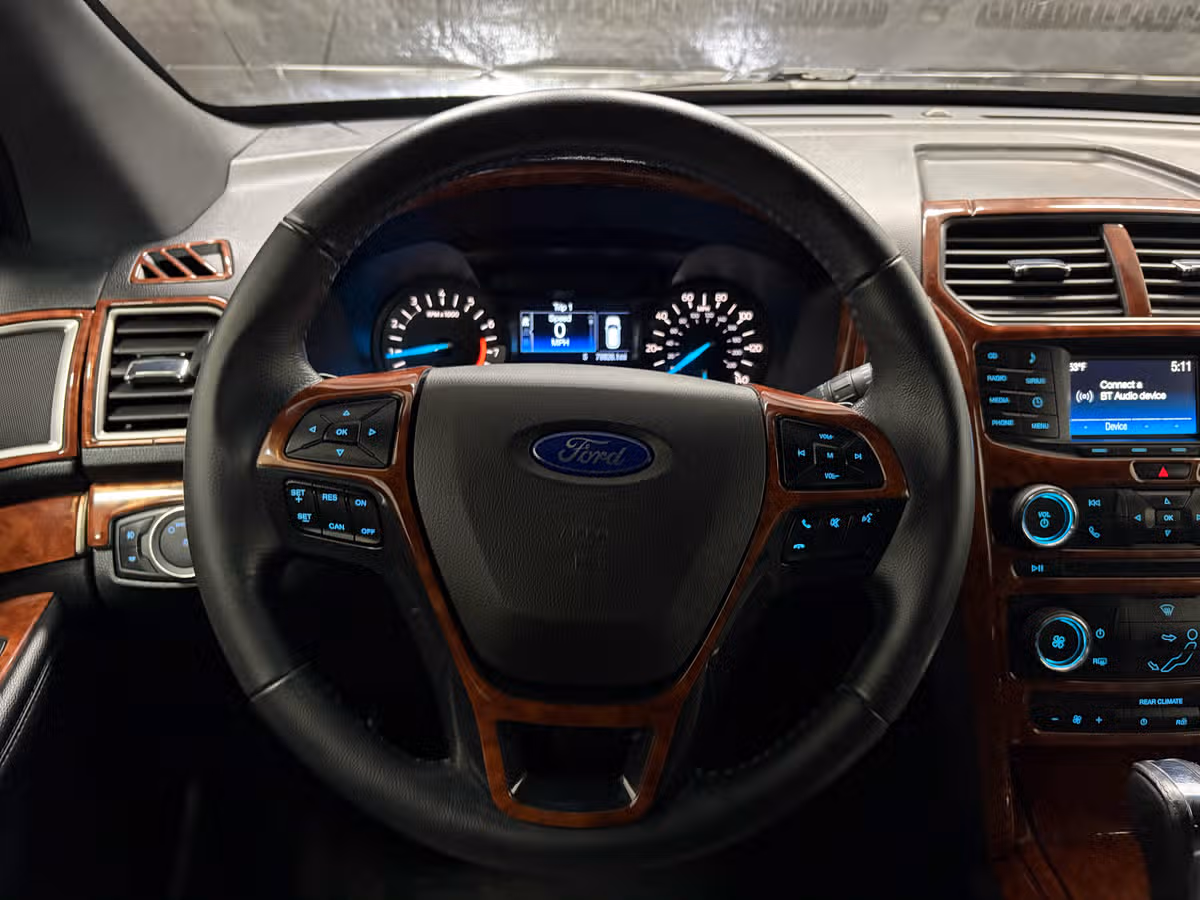 2017 Ford Explorer XLT Image 11