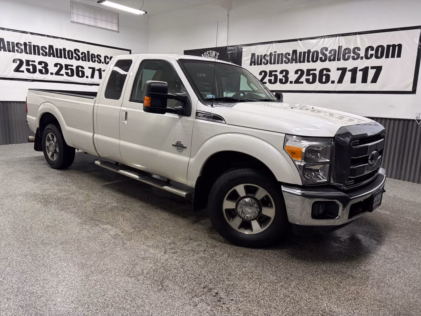 2011 Ford F-350 Super Duty Lariat Upper Image 1
