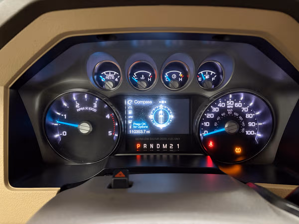 2011 Ford F-350 Super Duty Lariat Image 12