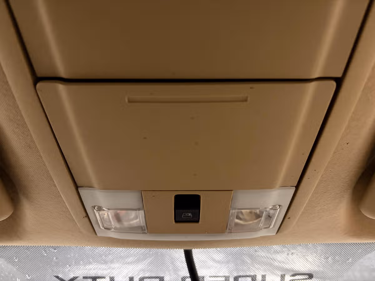 2011 Ford F-350 Super Duty Lariat Image 15