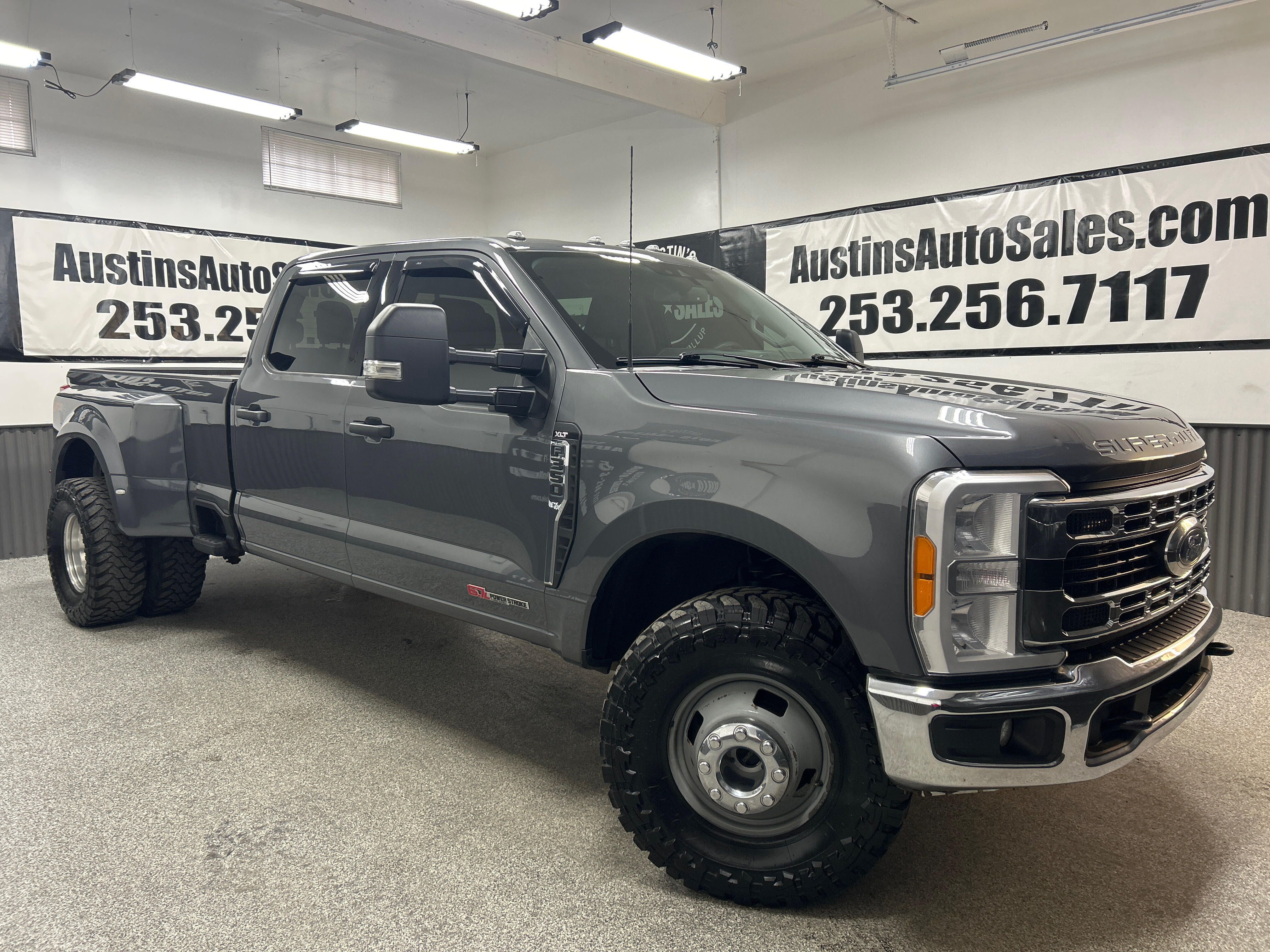 2023 Ford F-350 XLT 4x4 Crew Cab 176 in DRW's photo