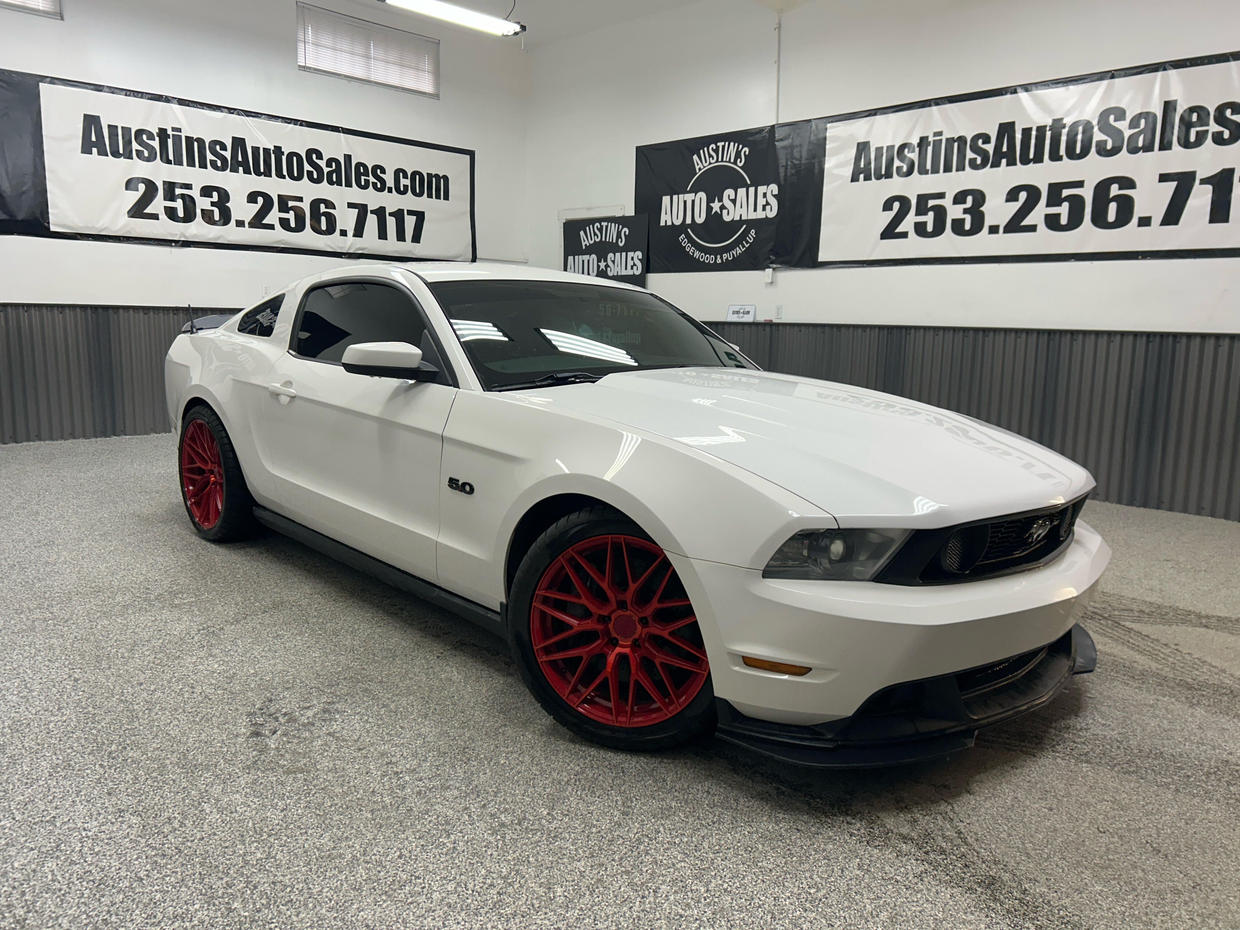 2011 Ford Mustang GT Premium's photo