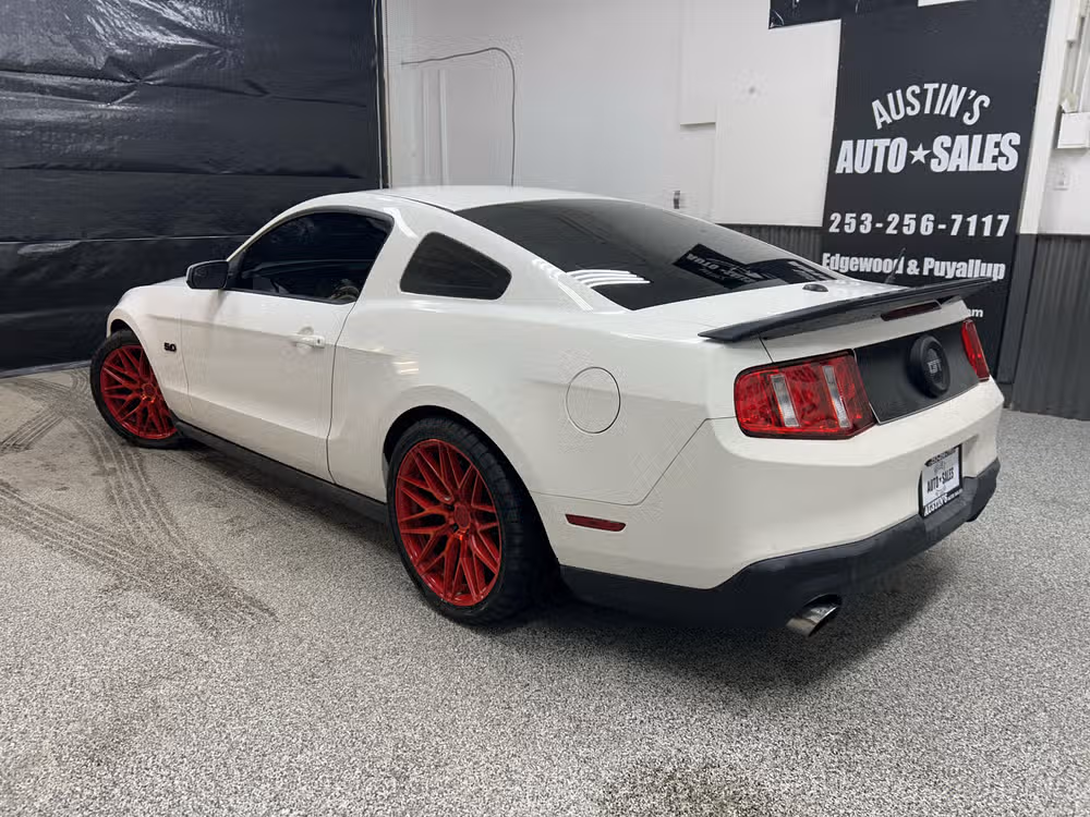 2011 Ford Mustang GT Premium Lower Image 2
