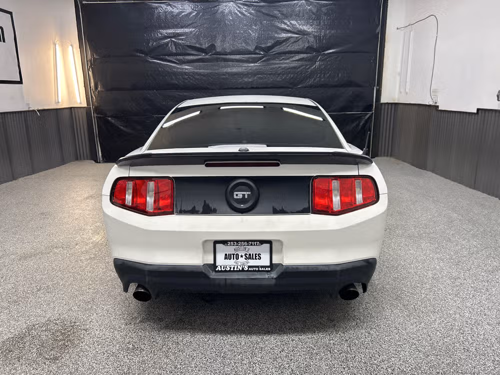 2011 Ford Mustang GT Premium Lower Image 3