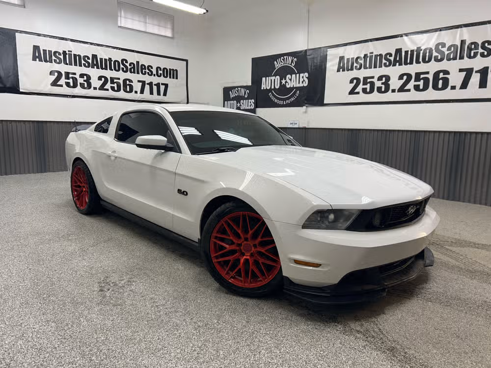 2011 Ford Mustang GT Premium's photo