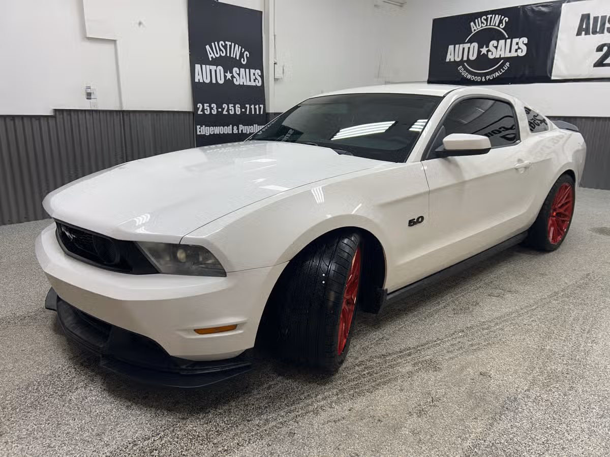 2011 Ford Mustang GT Premium Image 3