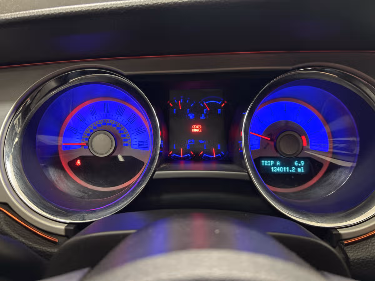 2011 Ford Mustang GT Premium Image 14