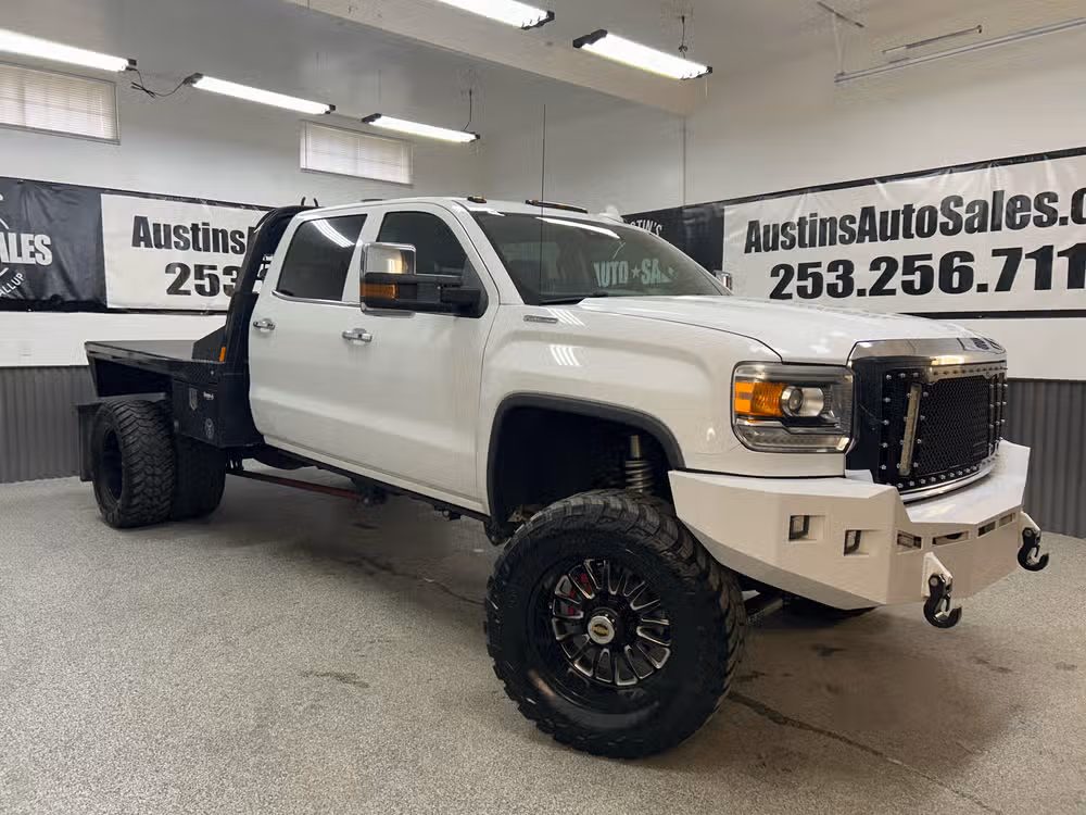 2015 GMC Sierra 4WD Crew Cab Long Box SRW's photo