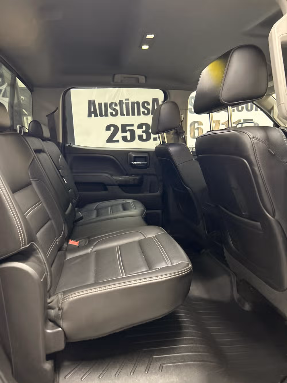 2015 GMC Sierra 3500HD Denali Image 14