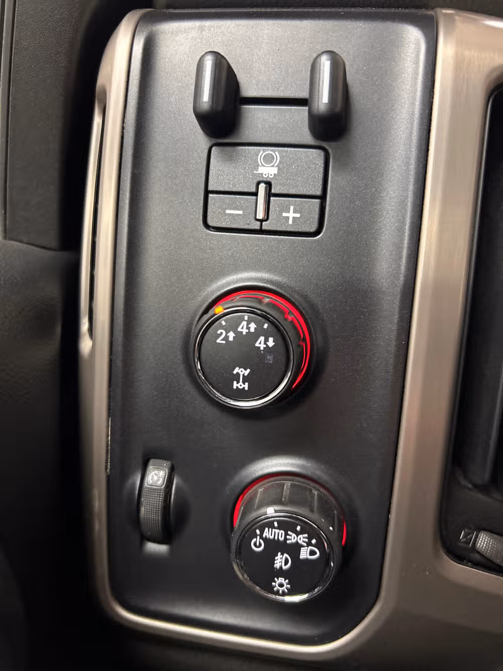 2015 GMC Sierra 3500HD Denali Image 16
