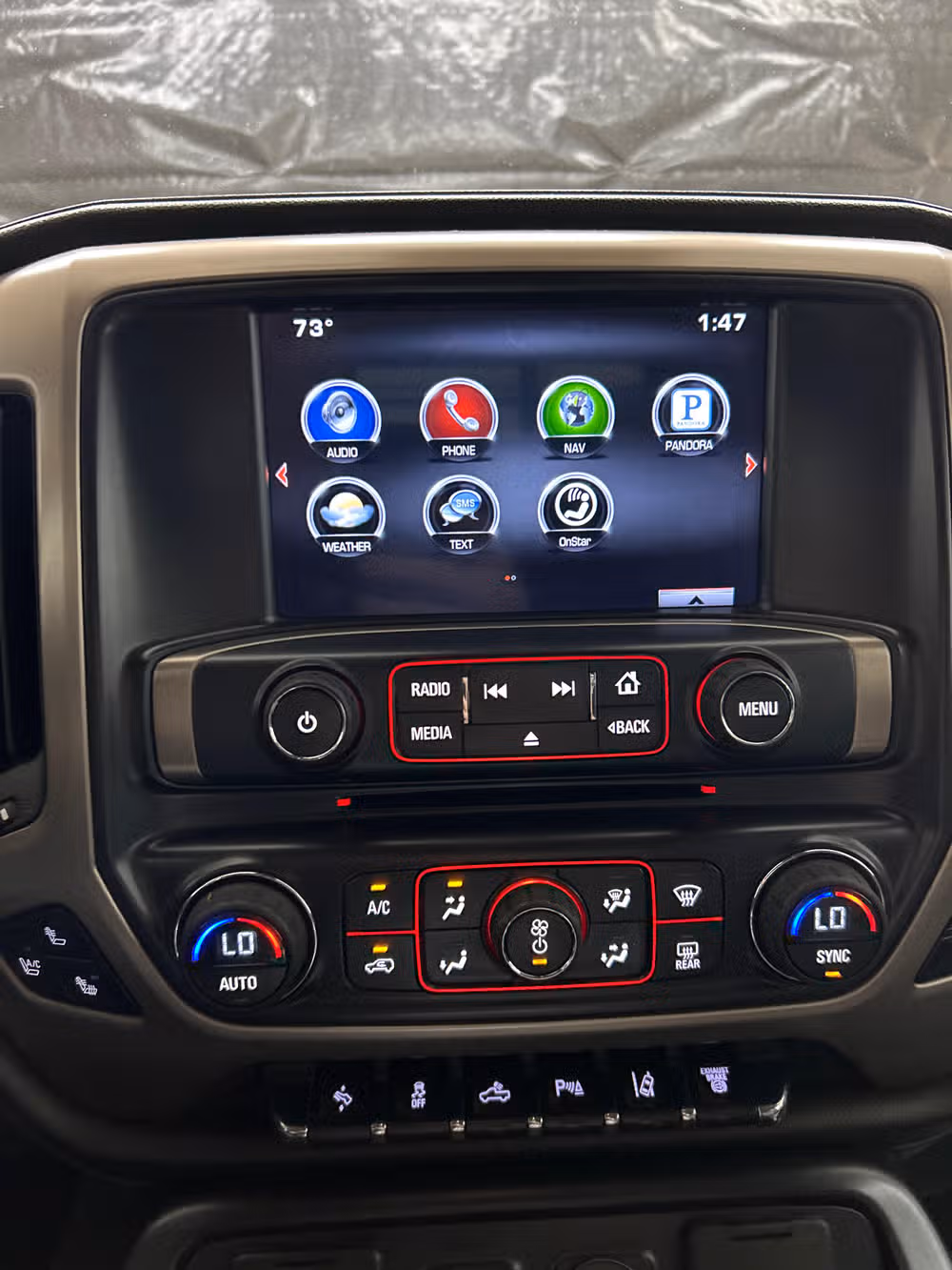 2015 GMC Sierra 3500HD Denali Image 17