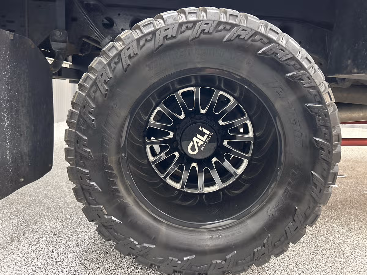2015 GMC Sierra 3500HD Denali Image 7