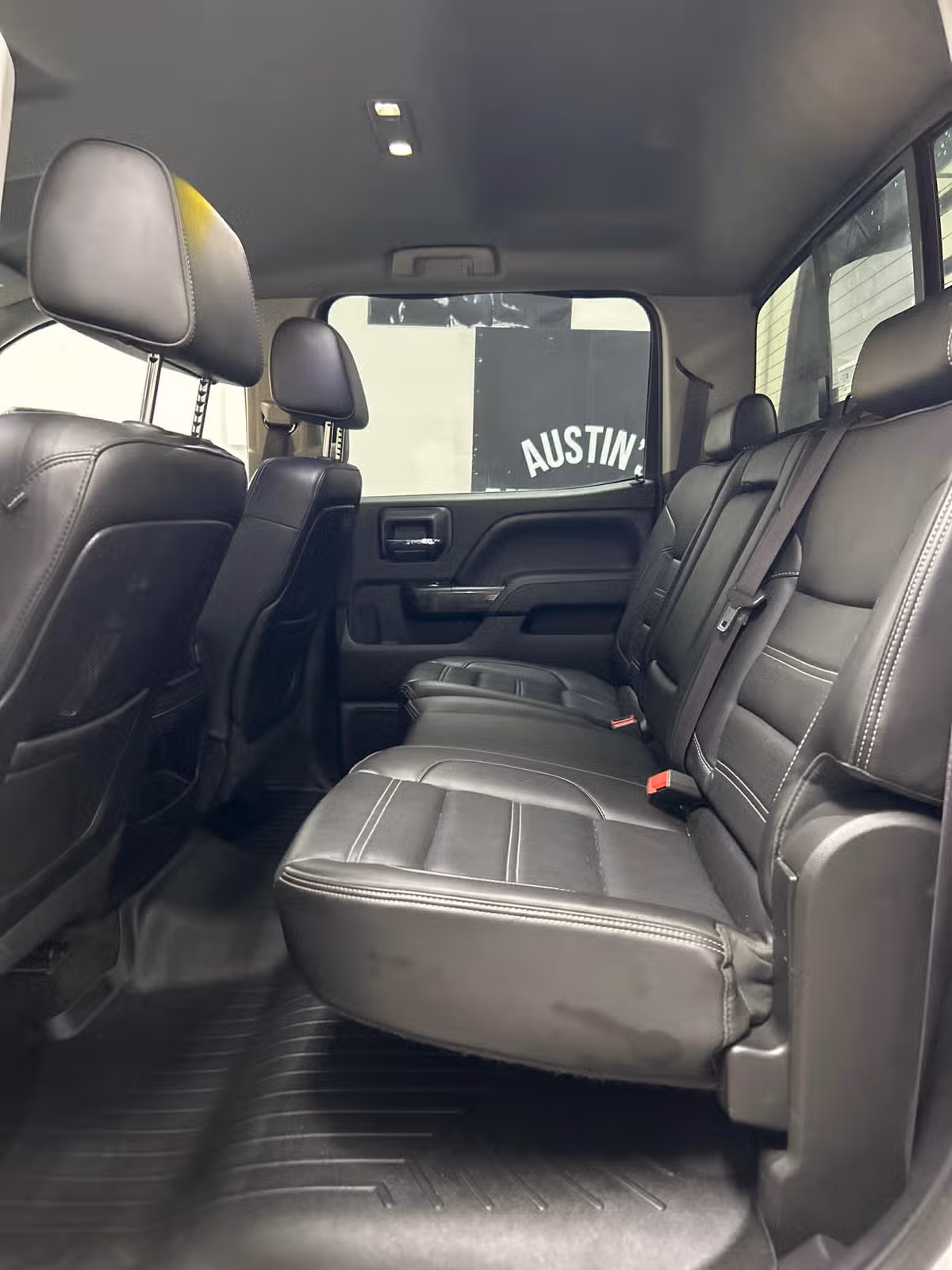 2015 GMC Sierra 3500HD Denali Image 11