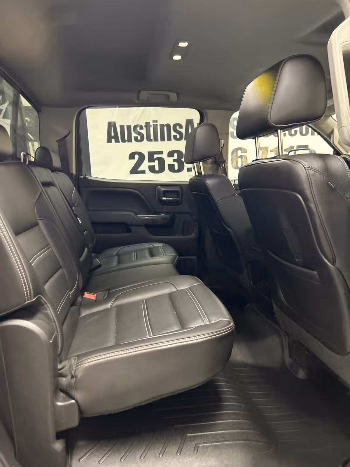2015 GMC Sierra 3500HD Denali Image 14