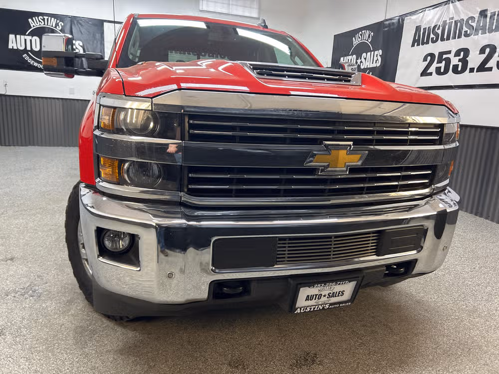 2019 Chevrolet Silverado 3500HD LTZ Image 2