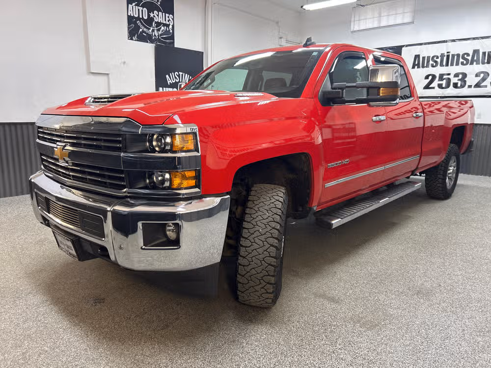 2019 Chevrolet Silverado 3500HD LTZ Image 3