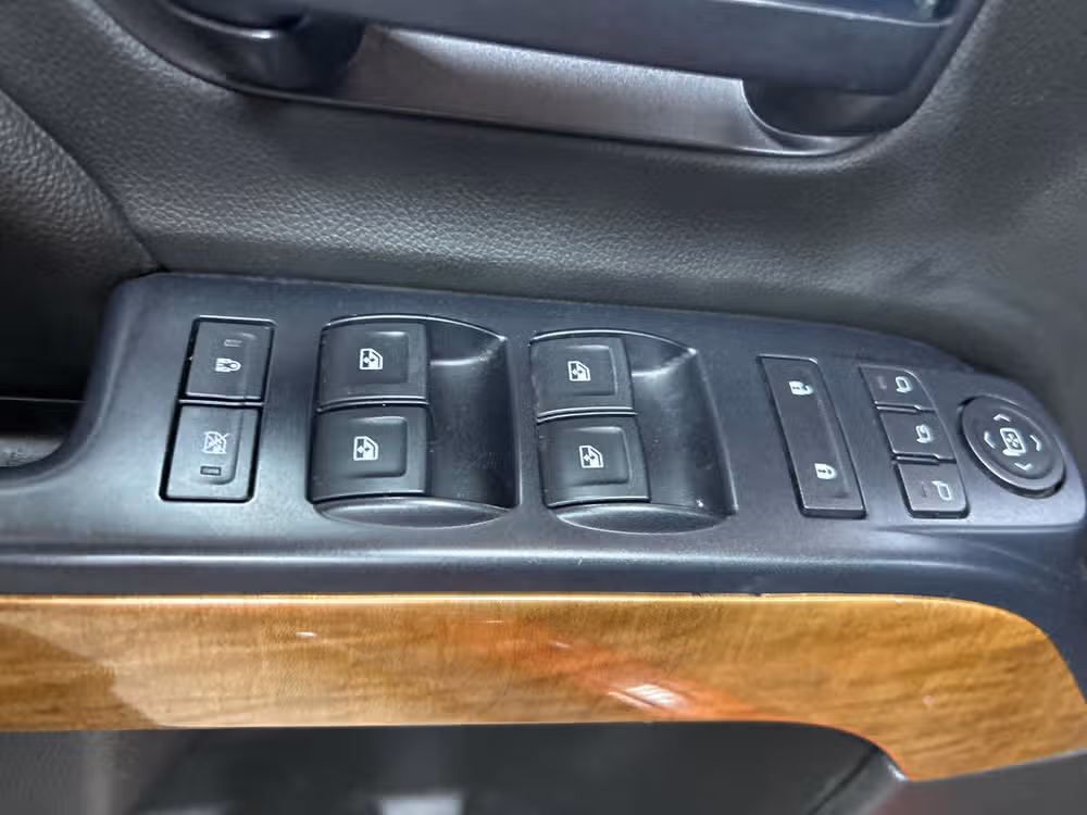 2019 Chevrolet Silverado 3500HD LTZ Image 9