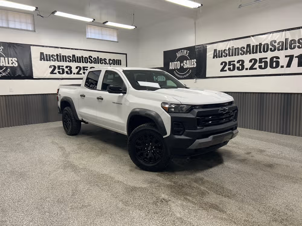 2023 Chevrolet Colorado 4WD Trail Boss Crew Cab Short Box's photo