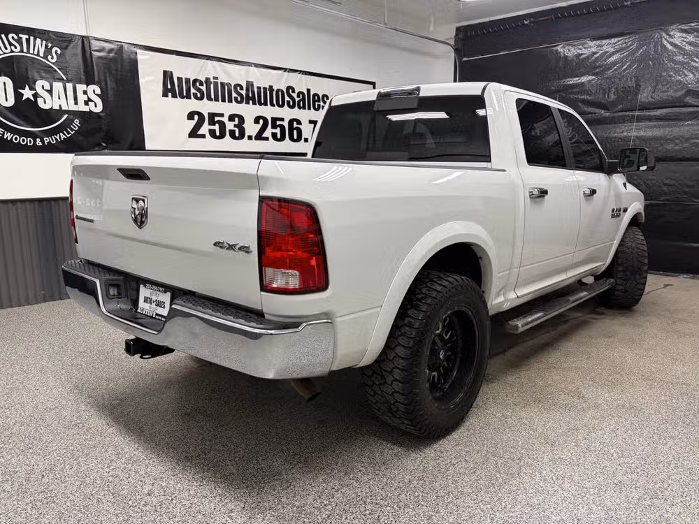 2018 Ram 1500 SLT Crew Cab Lower Image 1