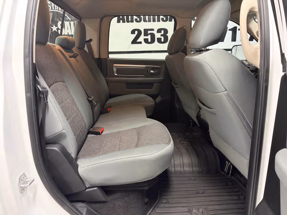 2018 Ram 1500 SLT Crew Cab Image 18