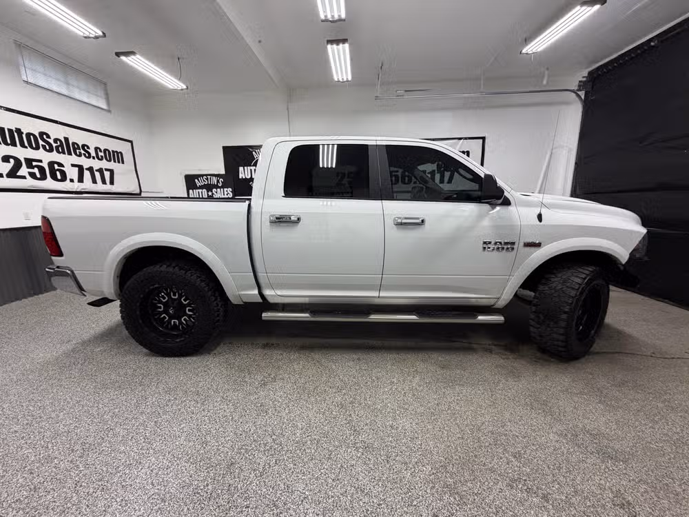 2018 Ram 1500 SLT Crew Cab Image 2