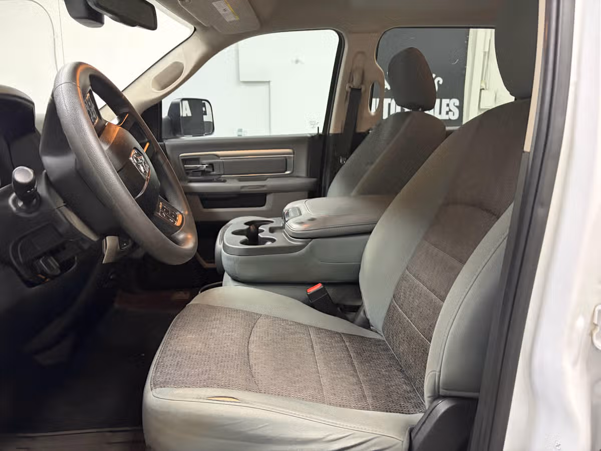 2018 Ram 1500 SLT Crew Cab Image 15