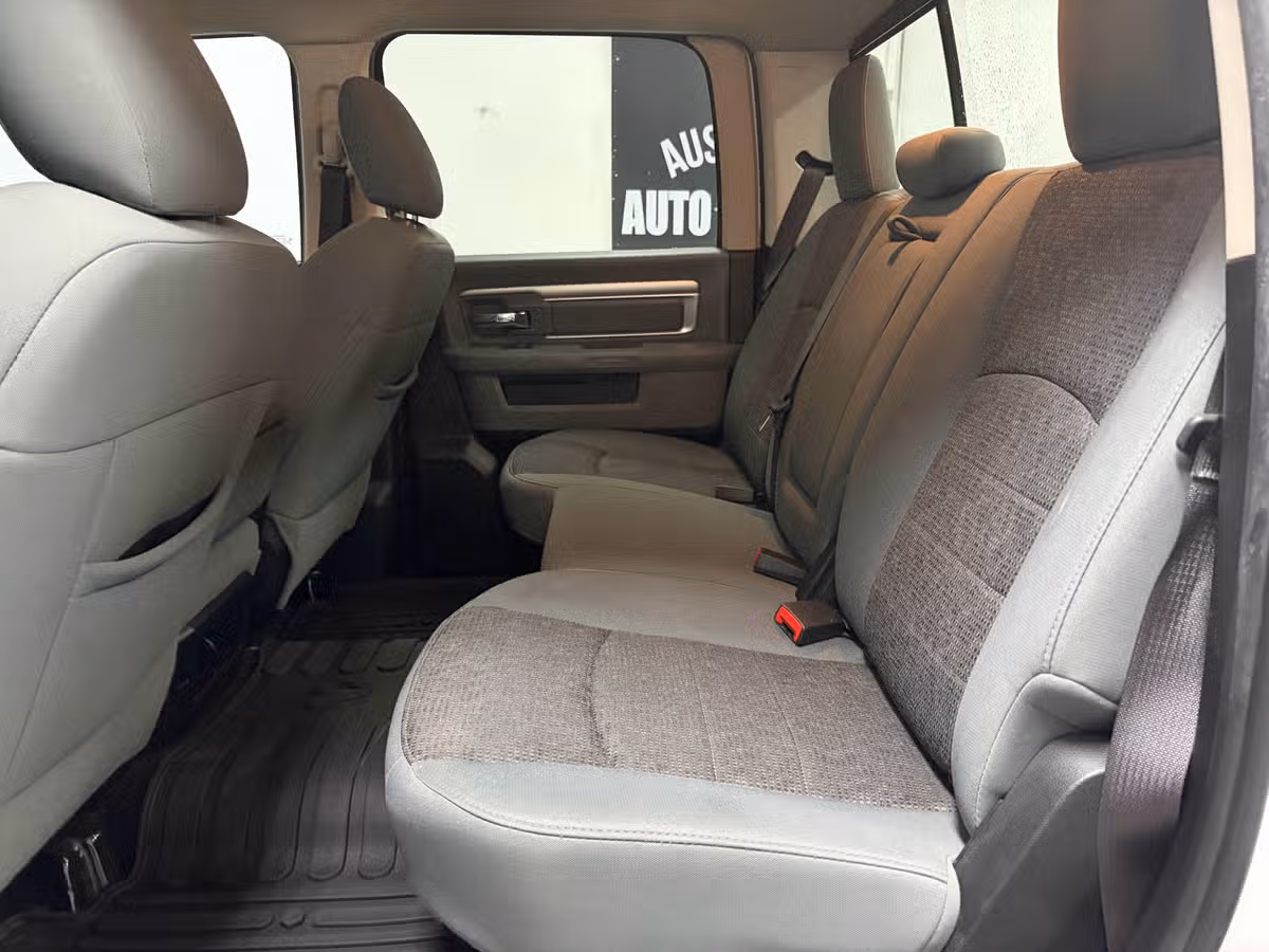 2018 Ram 1500 SLT Crew Cab Image 16