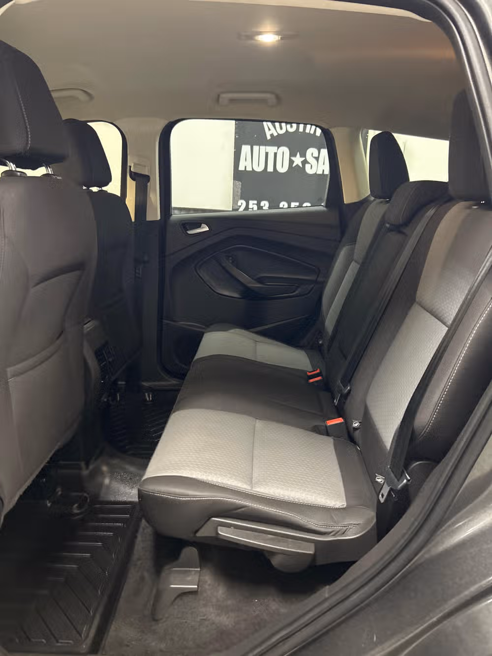2017 Ford Escape SE Image 10
